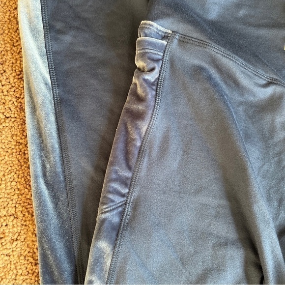 Pink Victoria’s Secret cozy leggings velvet side with pockets size large - Picture 3 of 6